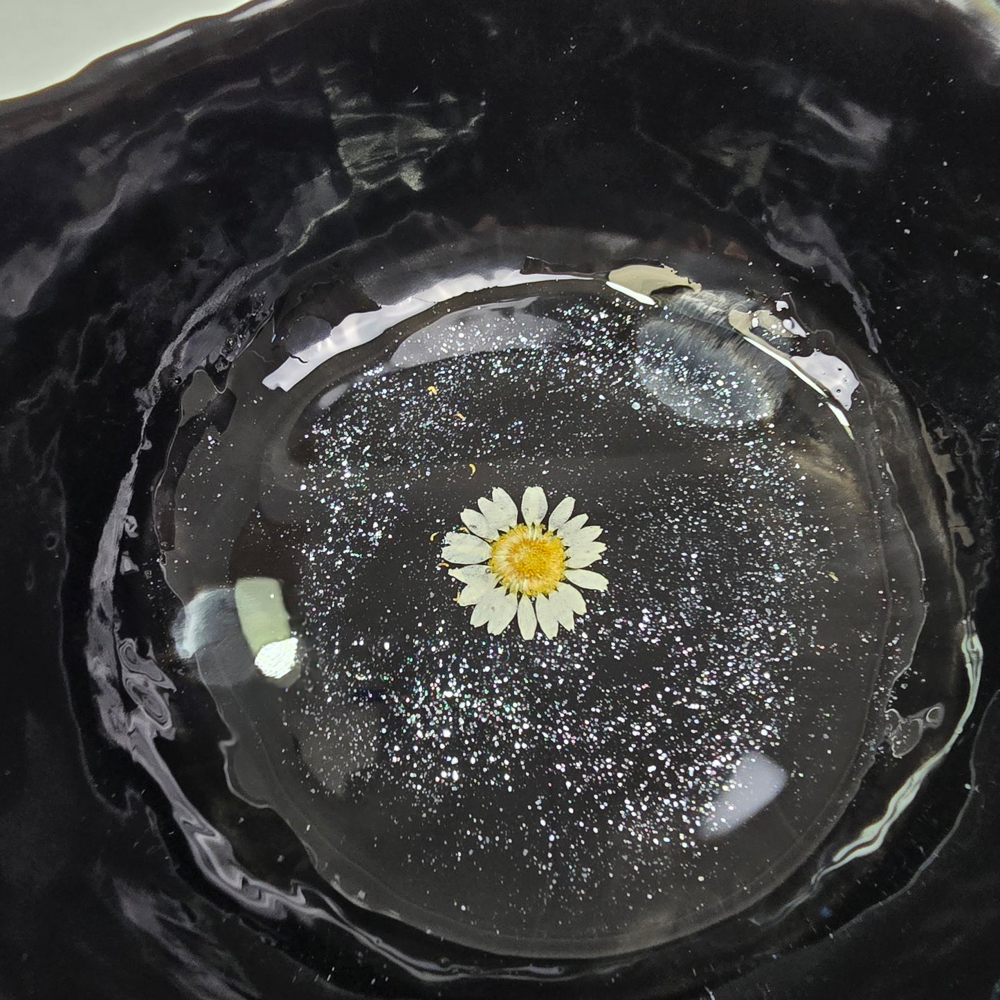 Black Daisy Resin Trinket Bowl